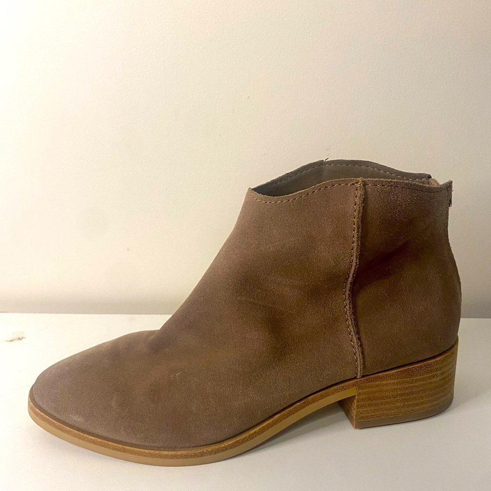 Dolce Vita Pointy Toe Zipper Ankle Boot Low Heel Gray Size 10